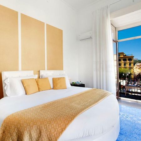 Piazza Tasso B&B Relais ซอร์เรนโต ภายนอก รูปภาพ