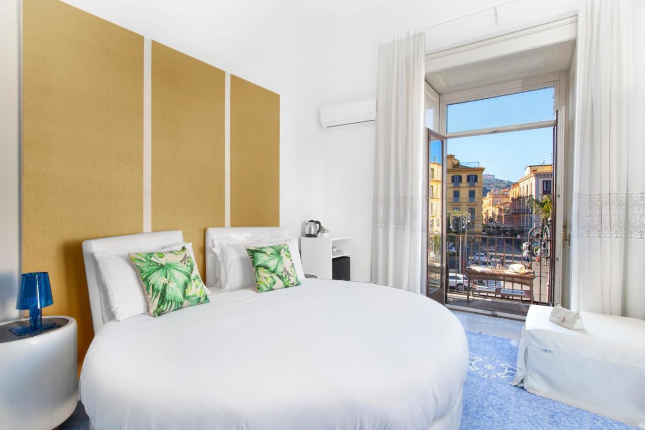 Piazza Tasso B&B Relais ซอร์เรนโต ภายนอก รูปภาพ
