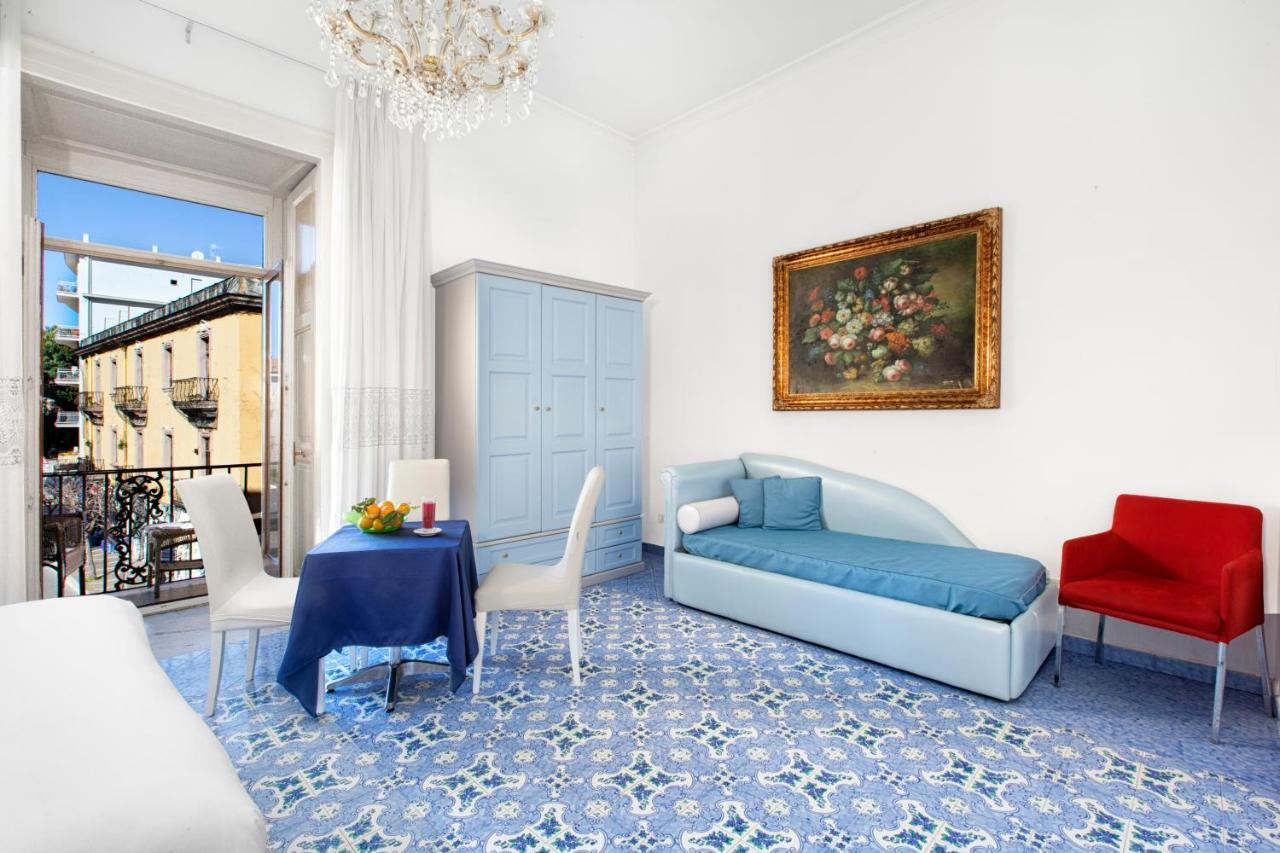 Piazza Tasso B&B Relais ซอร์เรนโต ภายนอก รูปภาพ