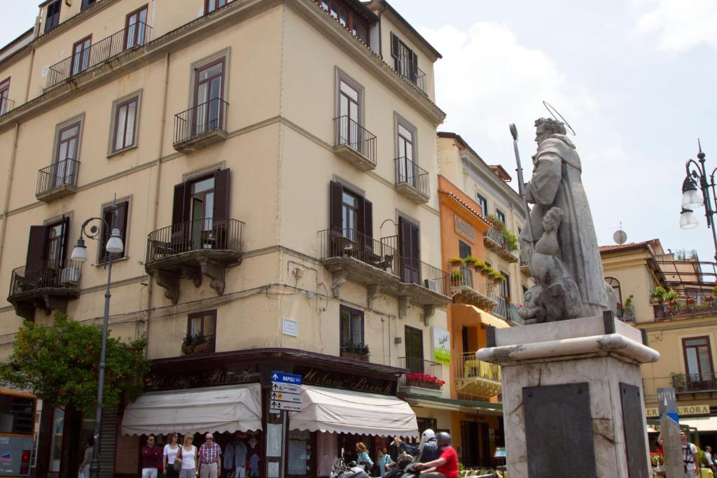 Piazza Tasso B&B Relais ซอร์เรนโต ภายนอก รูปภาพ