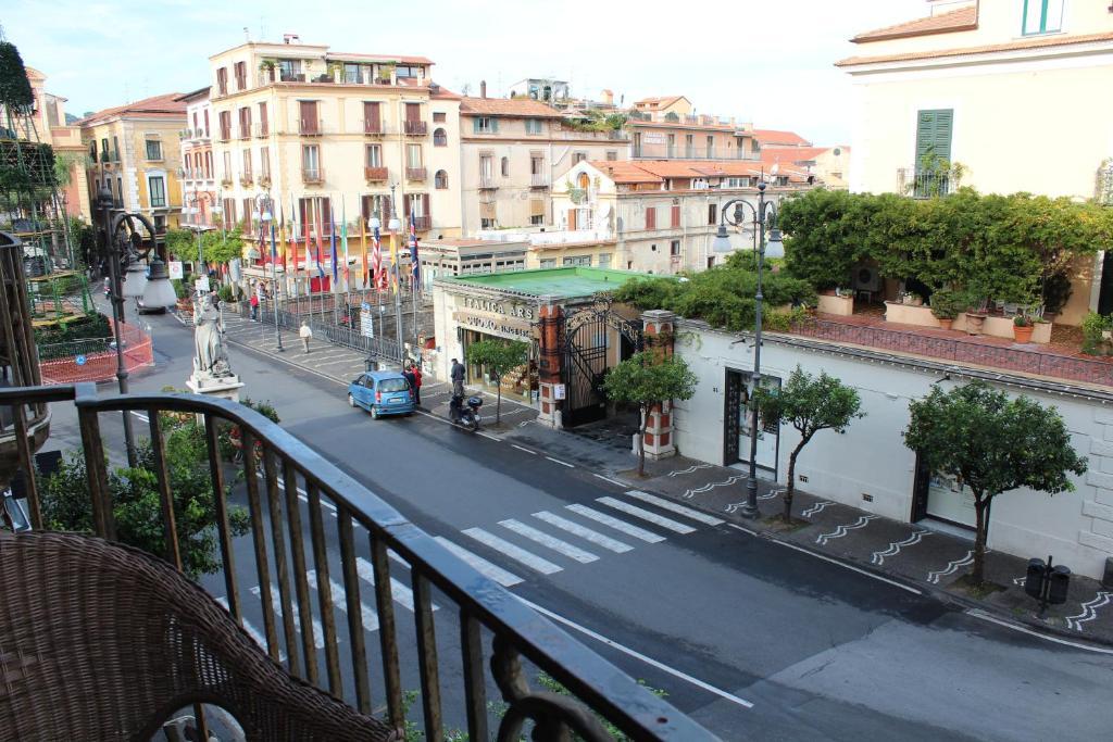 Piazza Tasso B&B Relais ซอร์เรนโต ภายนอก รูปภาพ