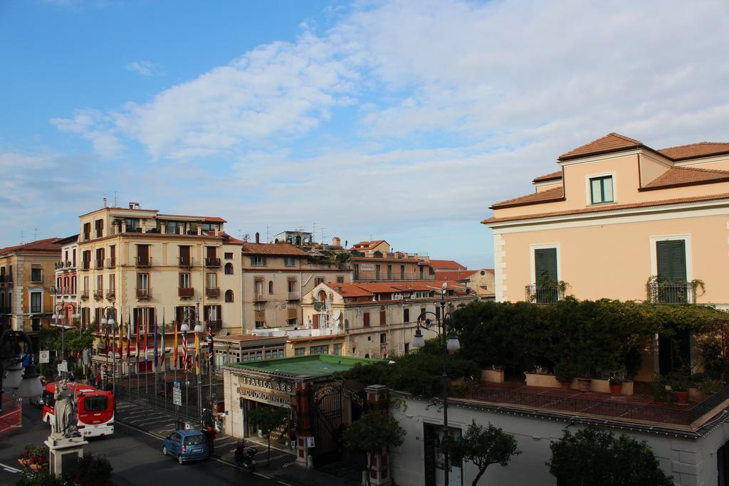 Piazza Tasso B&B Relais ซอร์เรนโต ภายนอก รูปภาพ