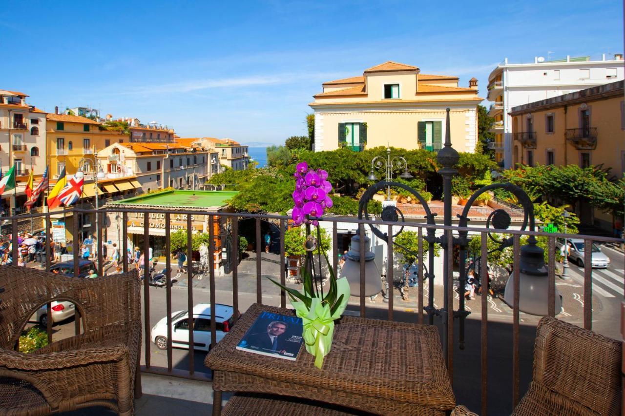 Piazza Tasso B&B Relais ซอร์เรนโต ภายนอก รูปภาพ