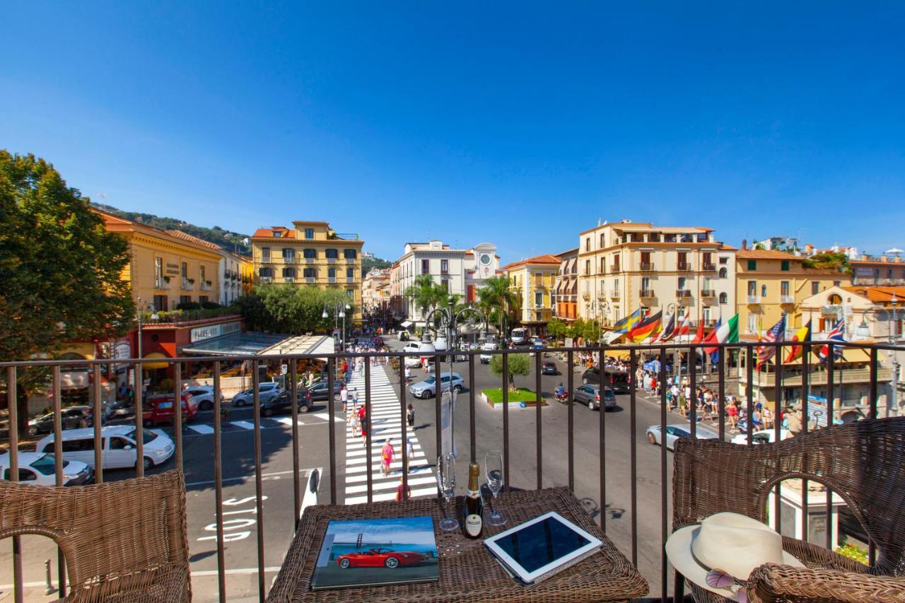Piazza Tasso B&B Relais ซอร์เรนโต ภายนอก รูปภาพ